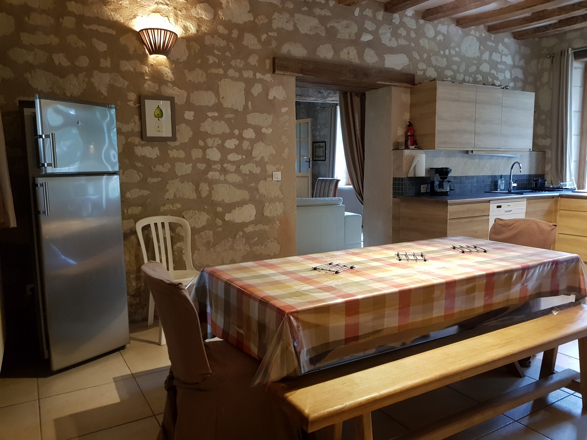 Salle a manger gite cottage la boulangerie au chateau de salvert