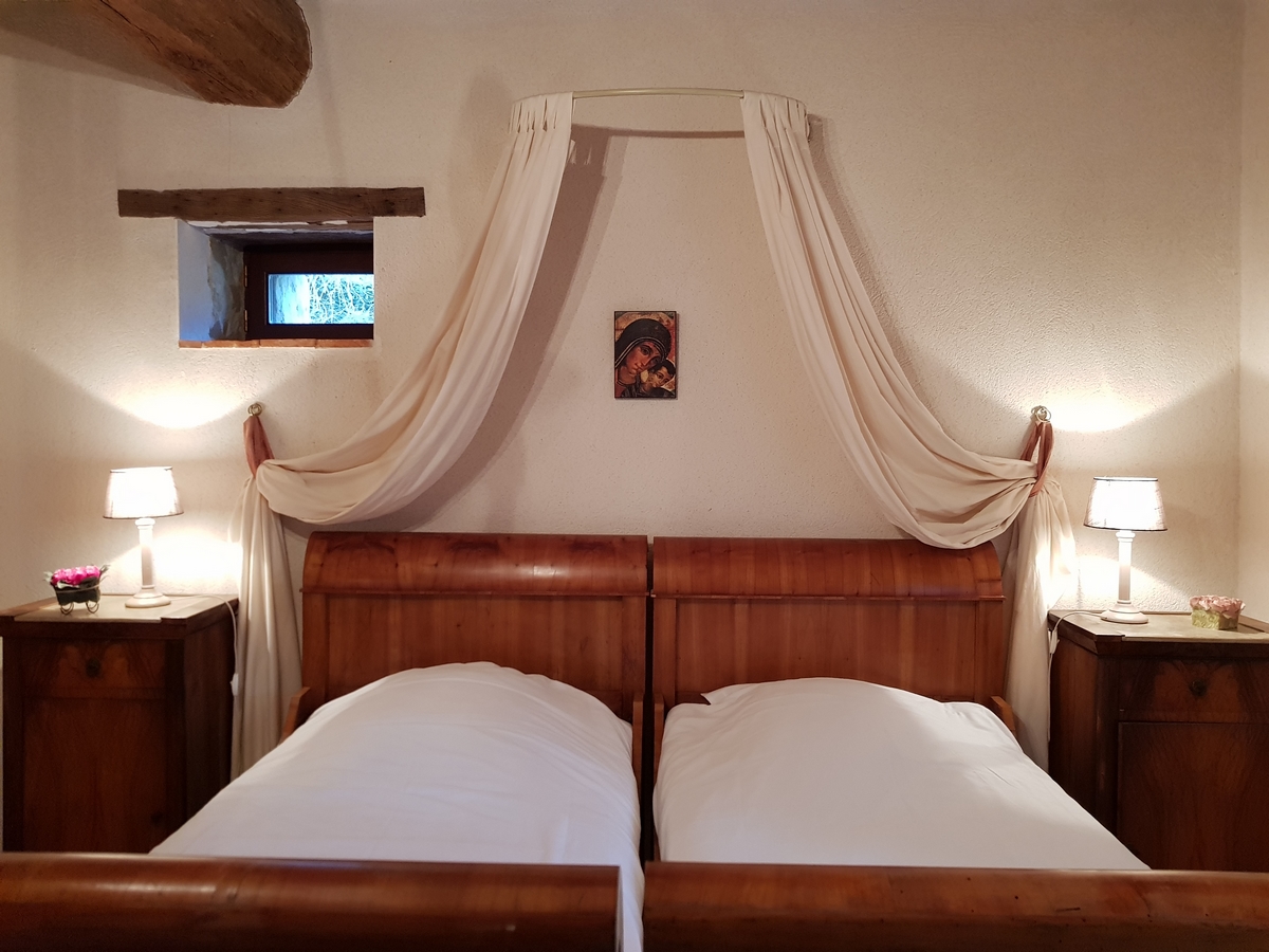 chambre lit simple lit jumeaux cottage gite le pressoir saumur